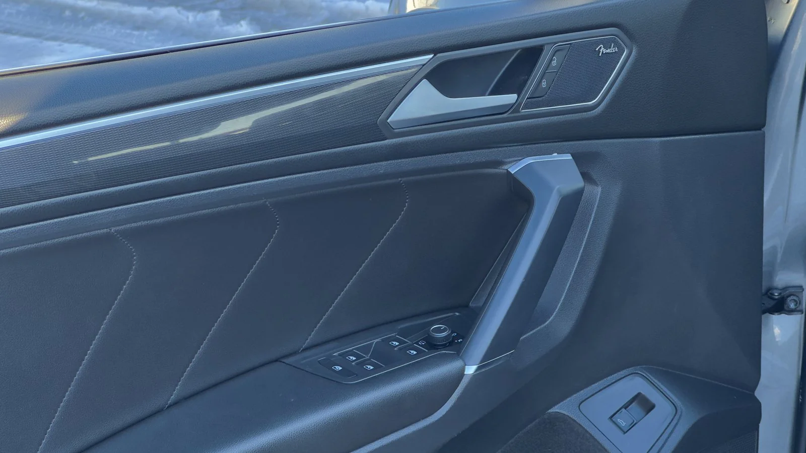 2020 Volkswagen Tiguan Highline R-Line used SUV thumbnail 16