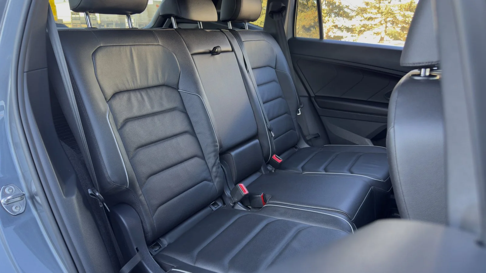 2020 Volkswagen Tiguan Highline R-Line used SUV thumbnail 21