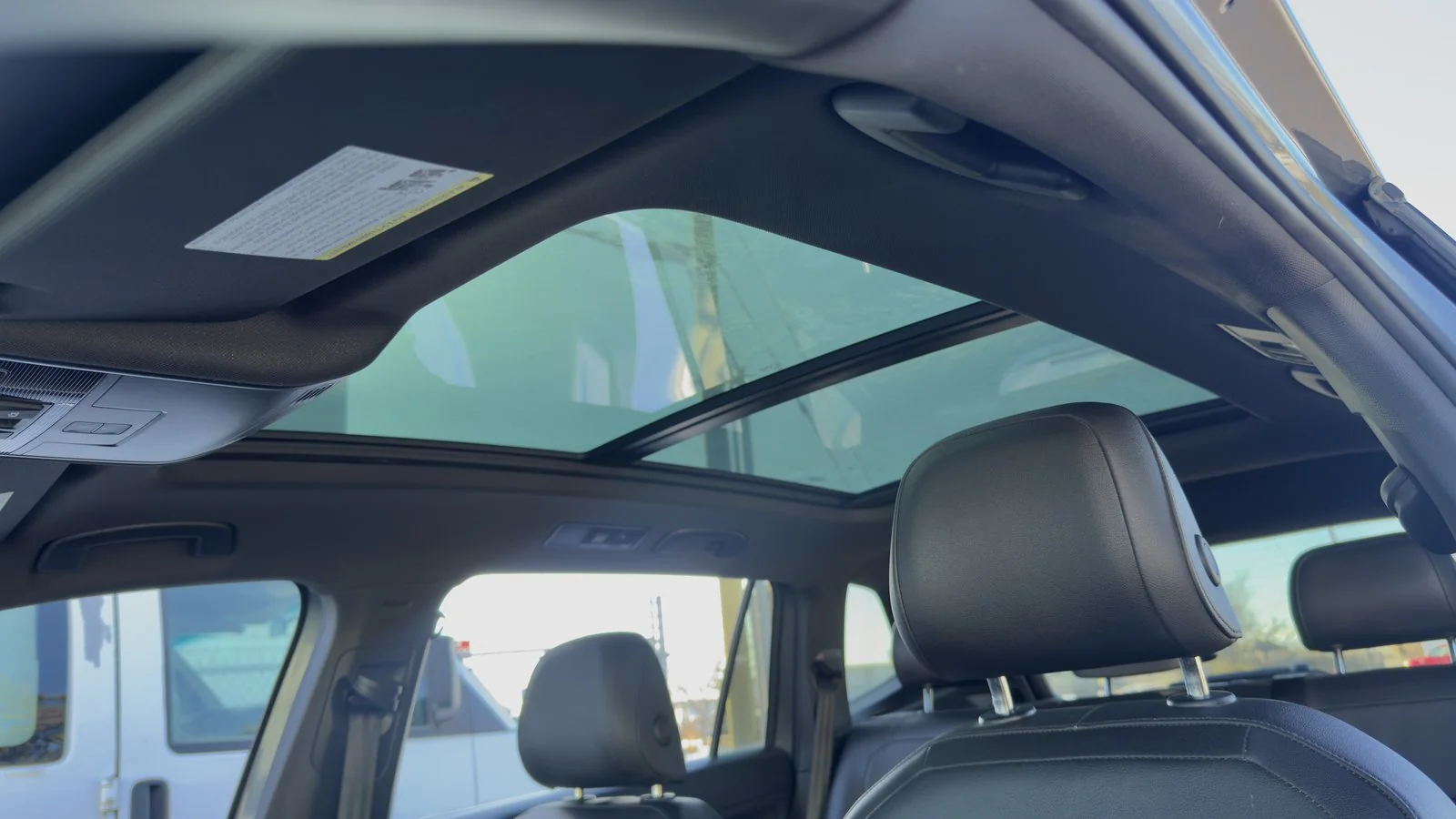 2020 Volkswagen Tiguan Highline R-Line used SUV thumbnail 23