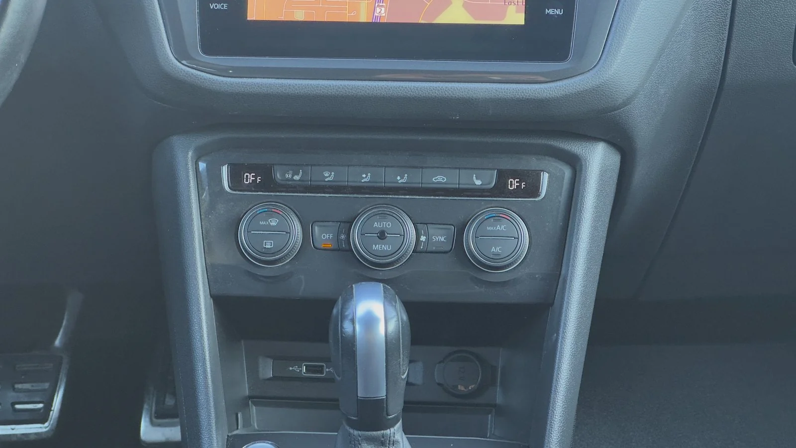 2020 Volkswagen Tiguan Highline R-Line used SUV thumbnail 29