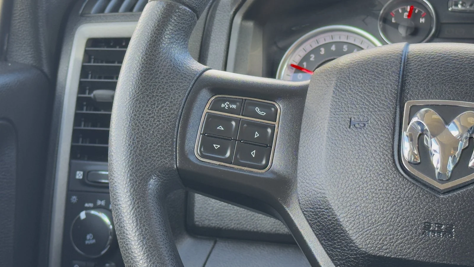 2021 RAM 1500 Classic Express used Truck thumbnail 20