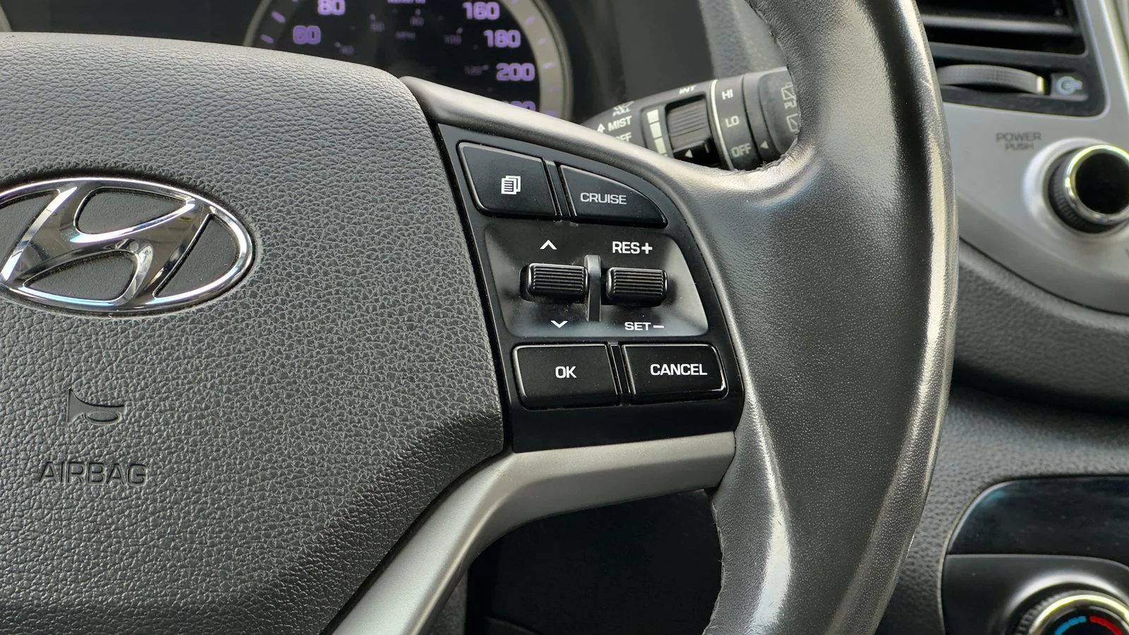 2018 Hyundai Tucson Ultimate used SUV thumbnail 24
