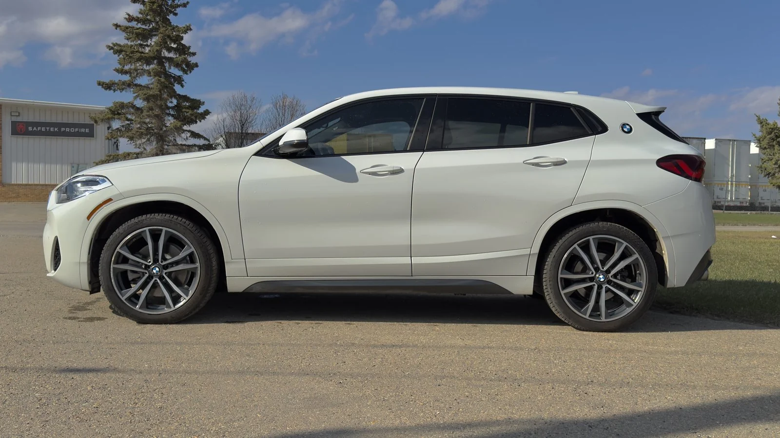 2022 BMW X2 xDrive28i used SUV thumbnail 4