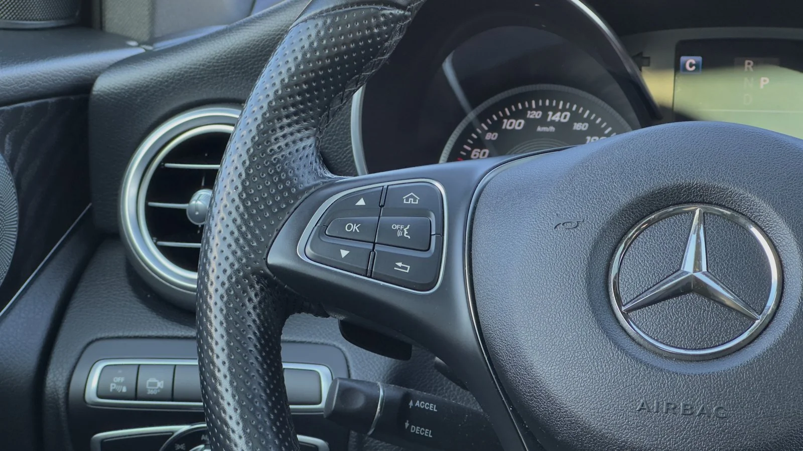 2019 Mercedes-Benz GLC-Class GLC300 used SUV thumbnail 23