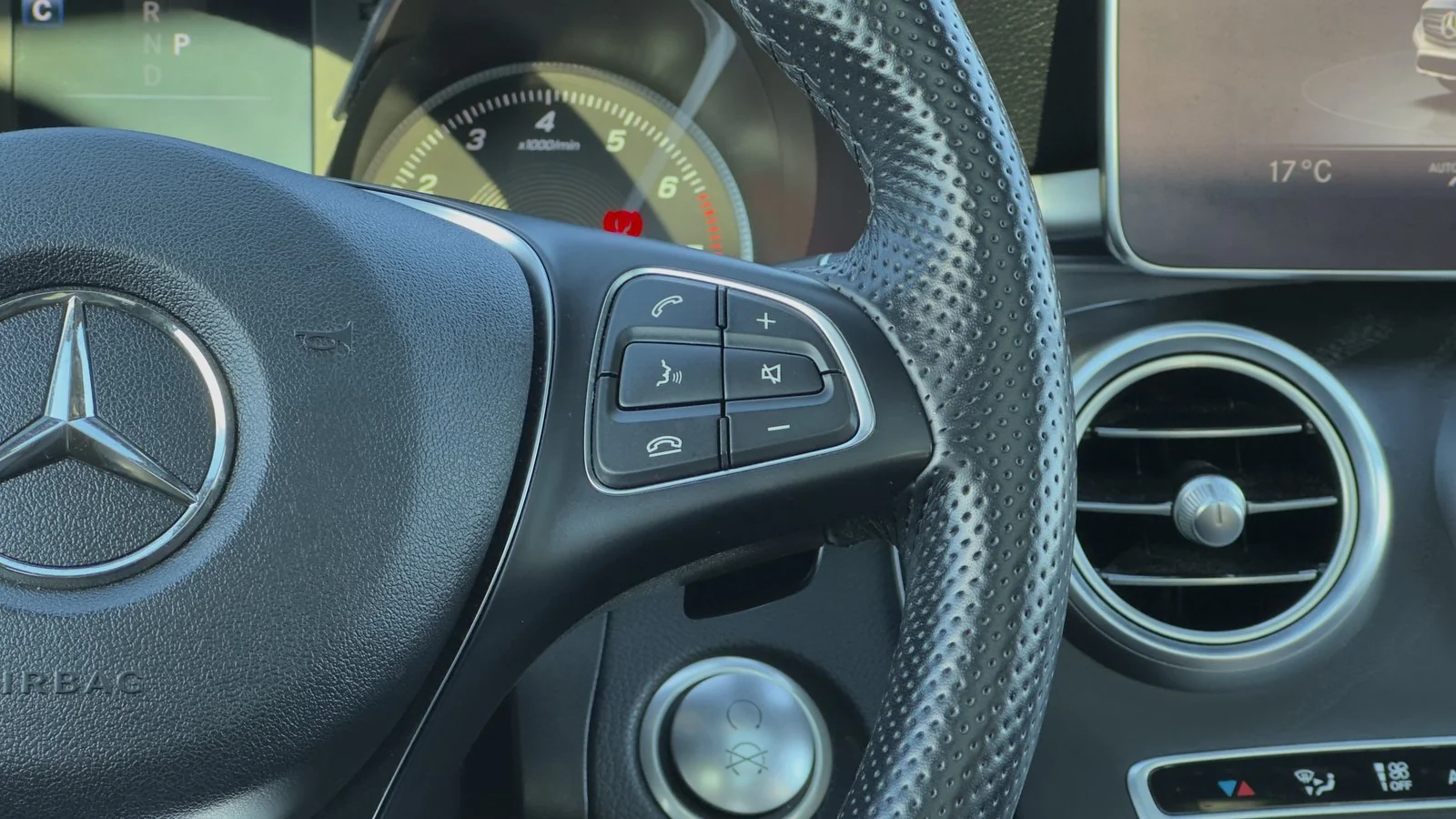 2019 Mercedes-Benz GLC-Class GLC300 used SUV thumbnail 24