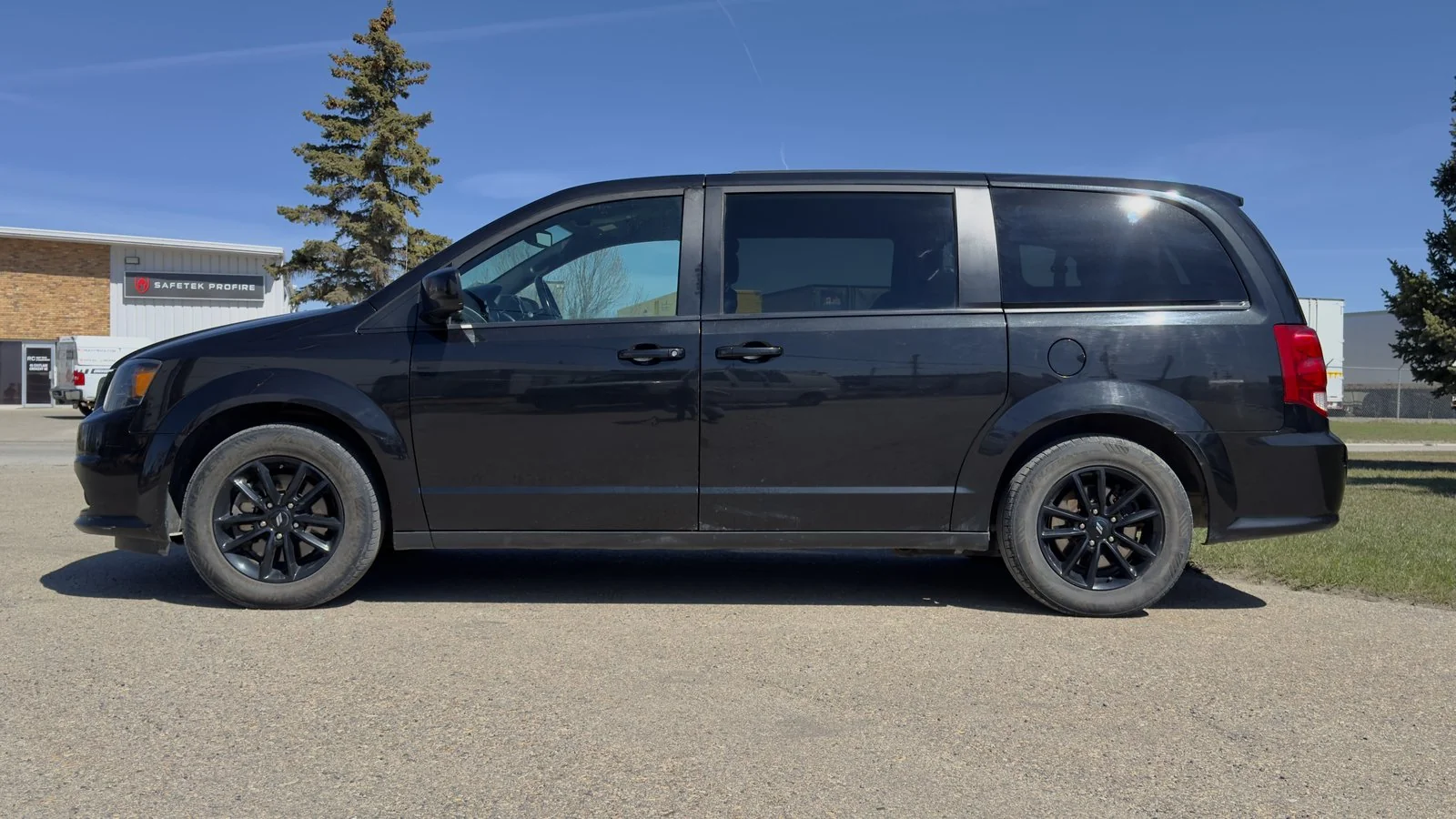 2020 Dodge Grand Caravan GT used Minivan thumbnail 4