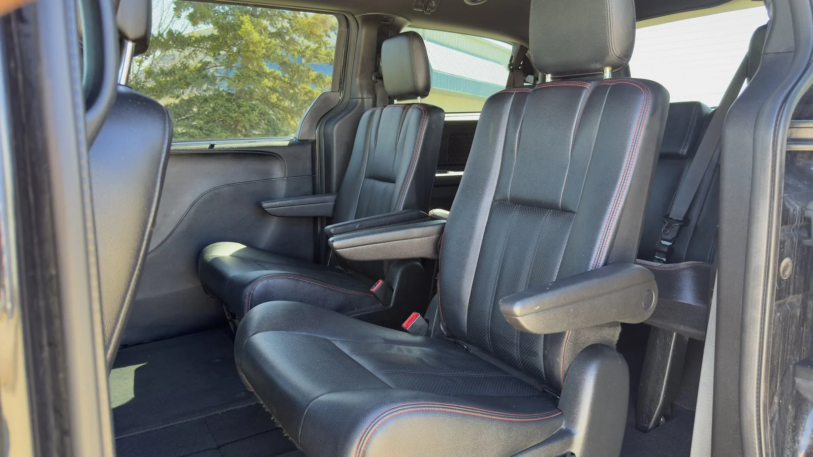 2020 Dodge Grand Caravan GT used Minivan thumbnail 18