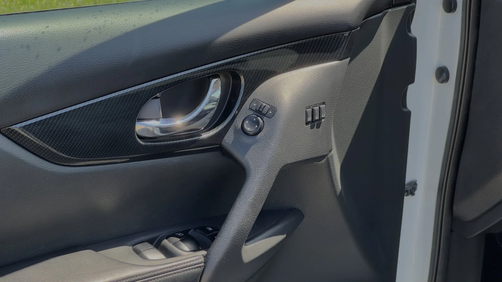 2017 Nissan Rogue SL used SUV thumbnail 15