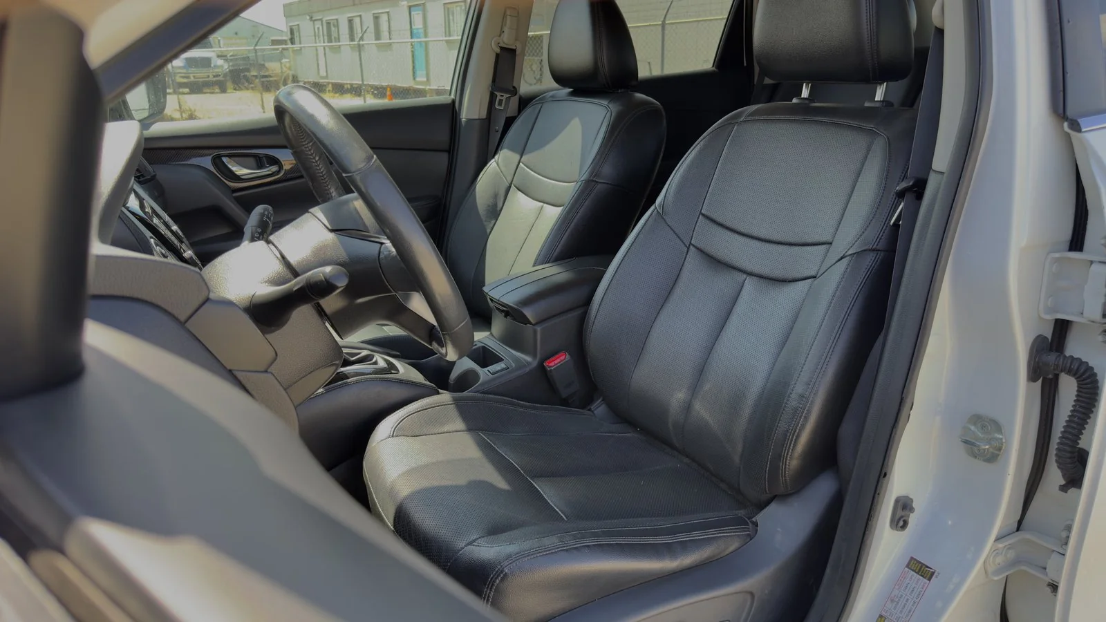 2017 Nissan Rogue SL used SUV thumbnail 18
