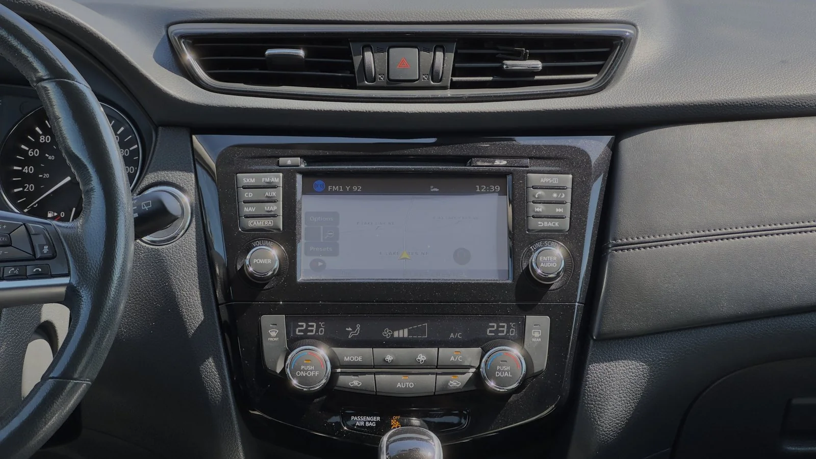 2017 Nissan Rogue SL used SUV thumbnail 28