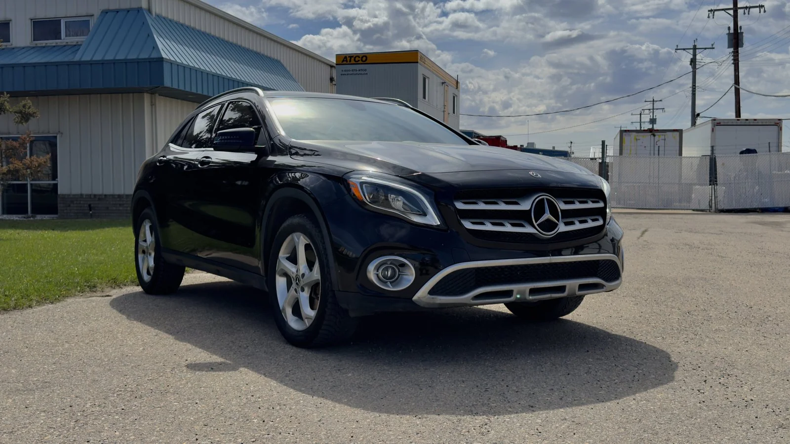 2020 Mercedes-Benz GLA250 4Matic used SUV thumbnail 3