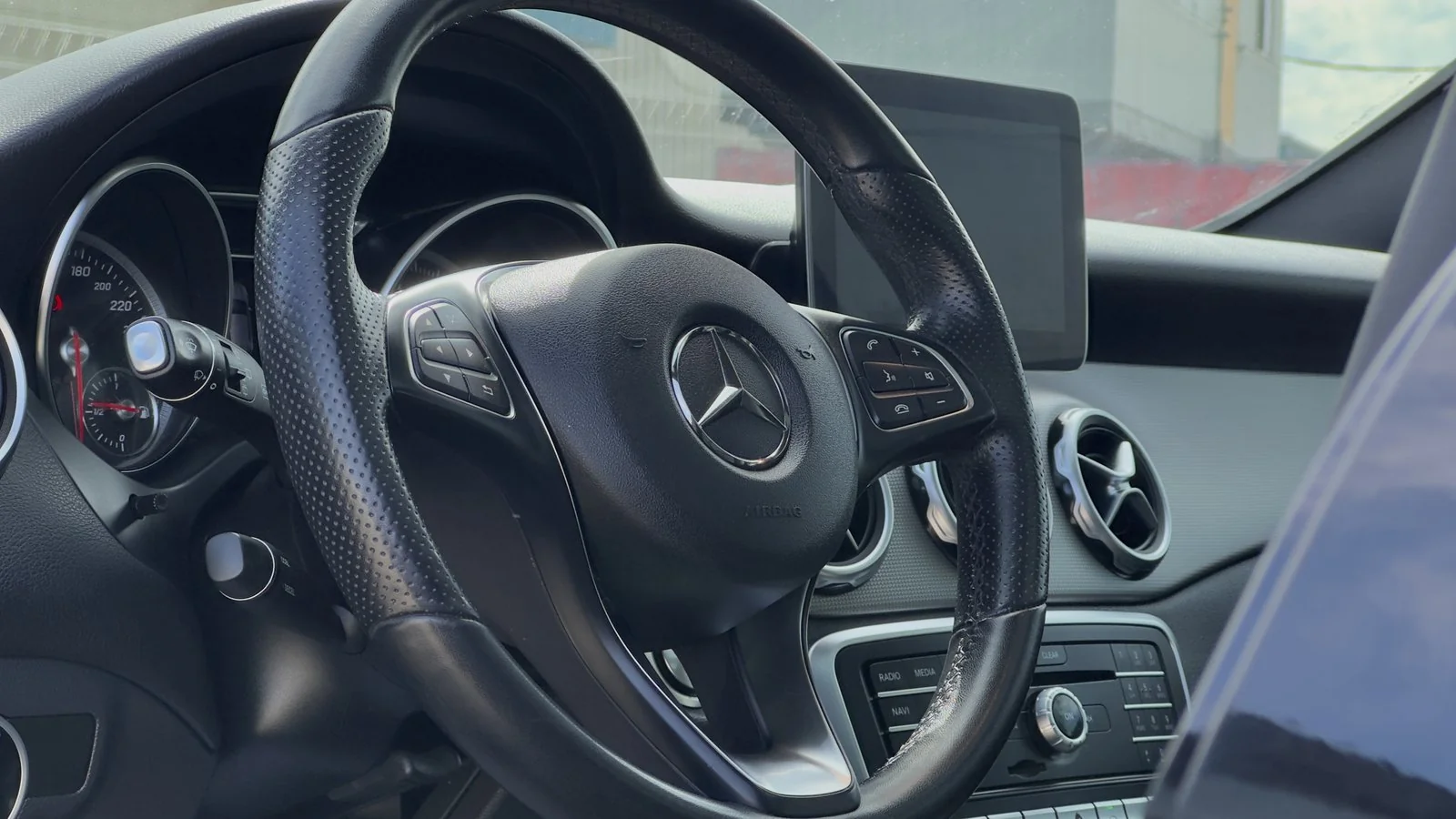 2020 Mercedes-Benz GLA250 4Matic used SUV thumbnail 13
