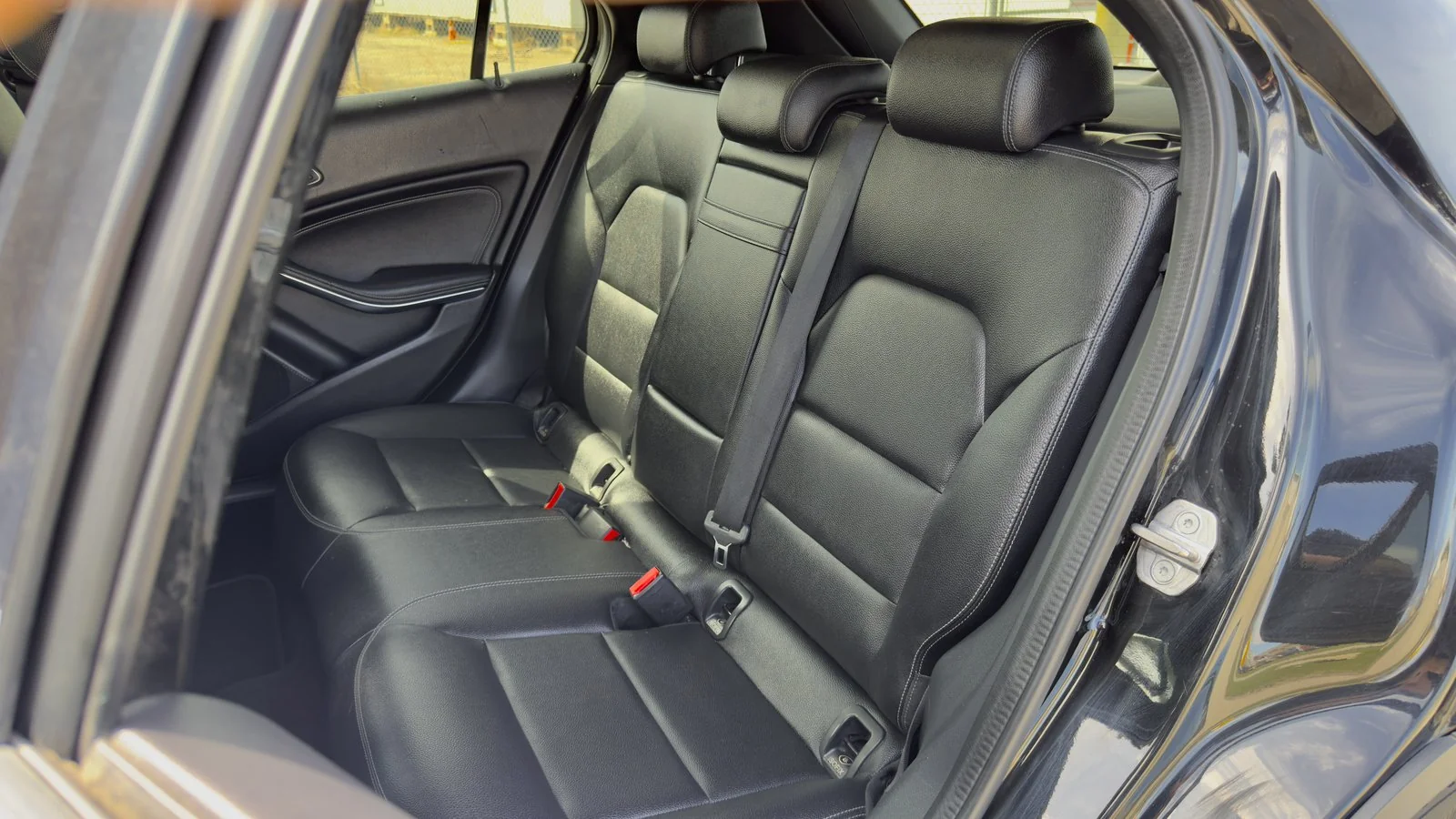 2020 Mercedes-Benz GLA250 4Matic used SUV thumbnail 18