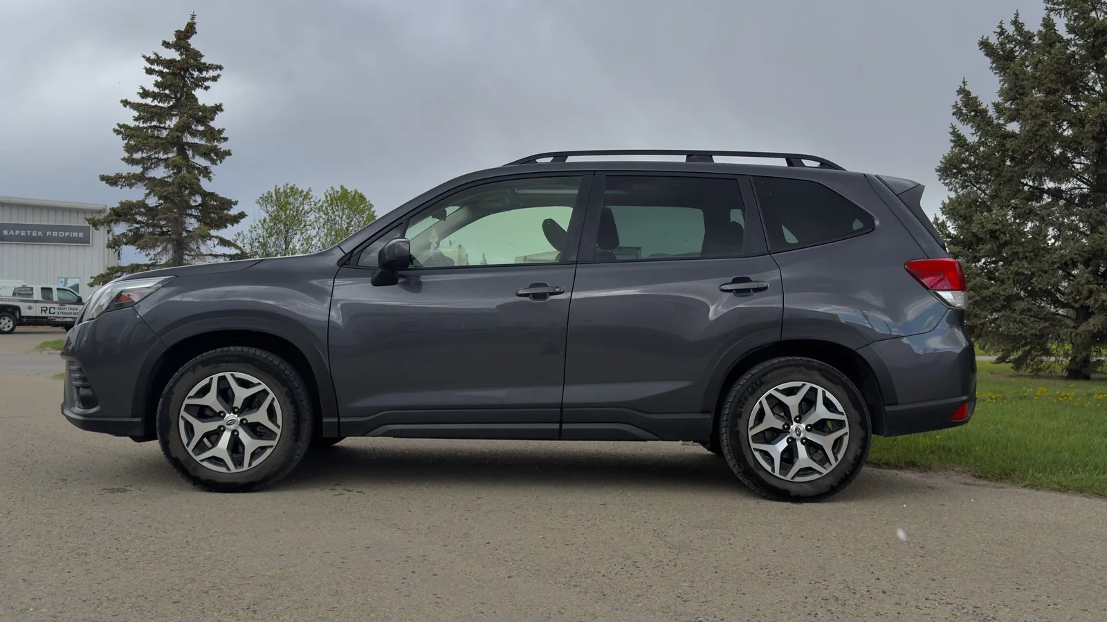2023 Subaru Forester Touring used SUV thumbnail 4