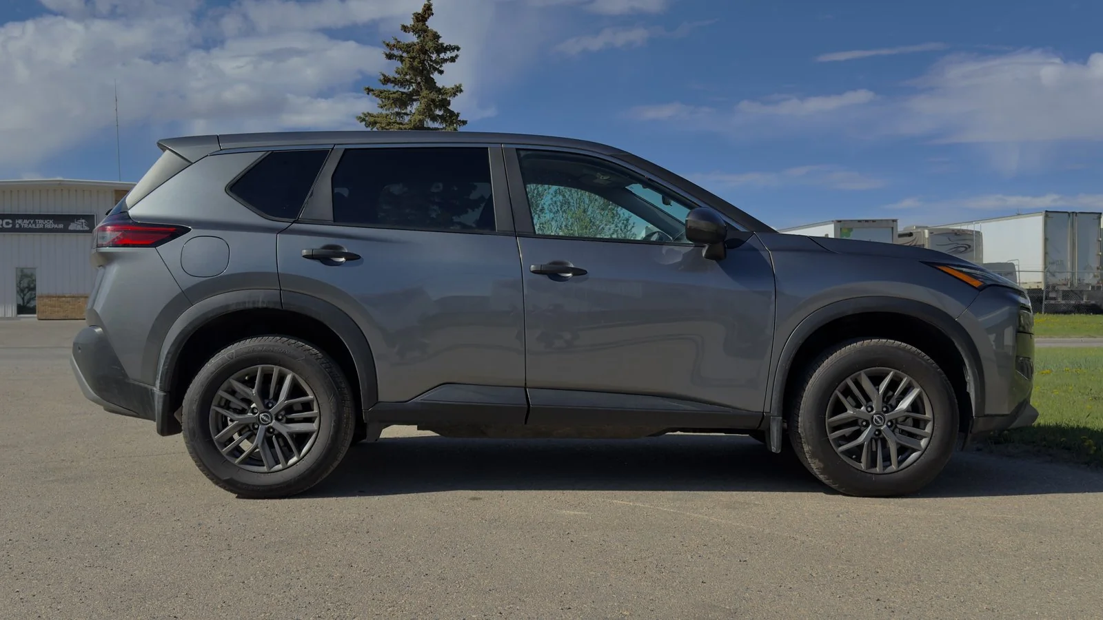 2023 Nissan Rogue S used SUV thumbnail 8