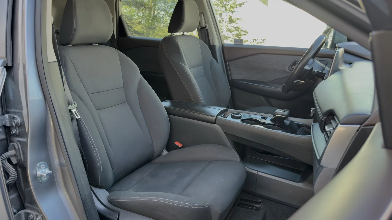 2023 Nissan Rogue S used SUV thumbnail 18