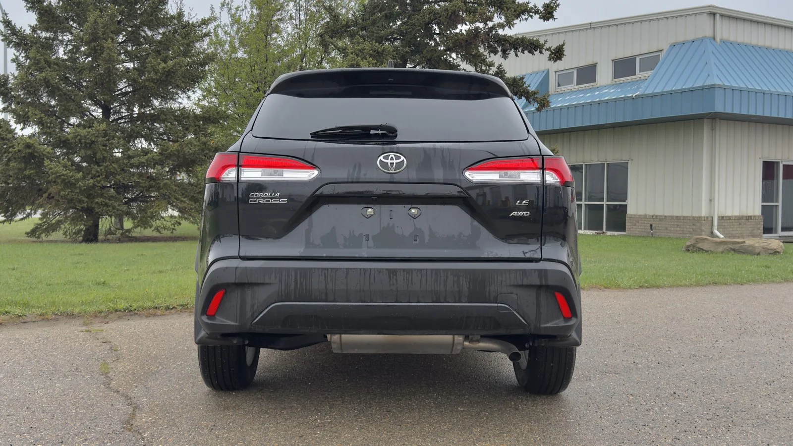 2024 Toyota Corolla Cross LE used SUV thumbnail 6
