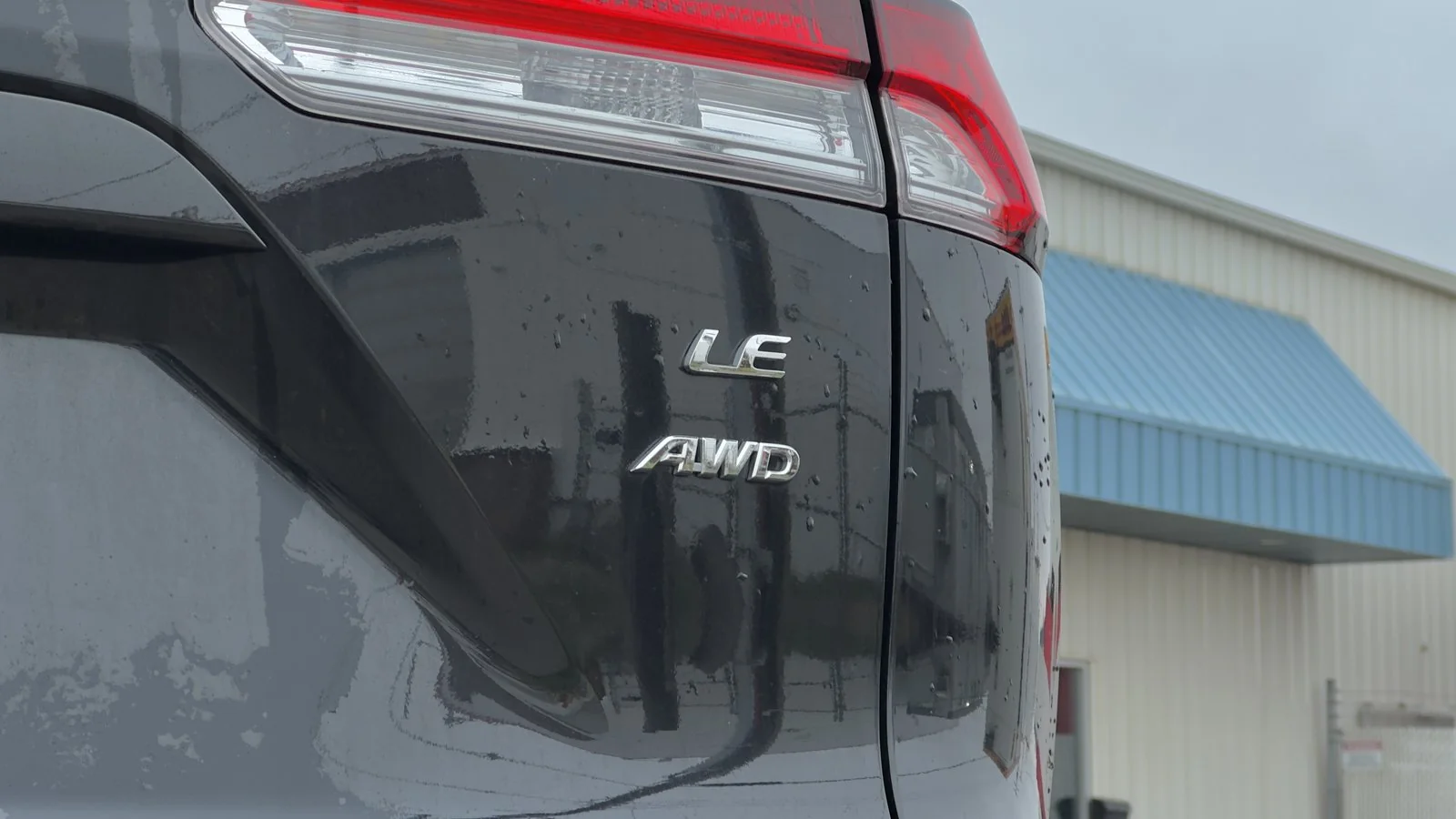 2024 Toyota Corolla Cross LE used SUV thumbnail 9