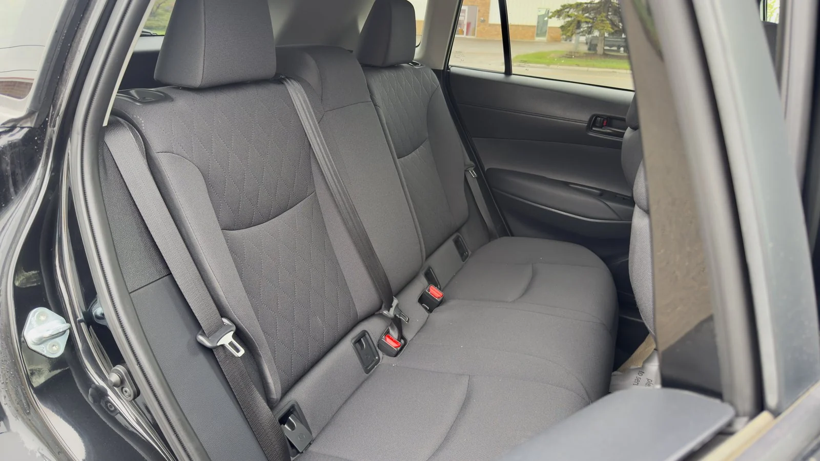 2024 Toyota Corolla Cross LE used SUV thumbnail 19