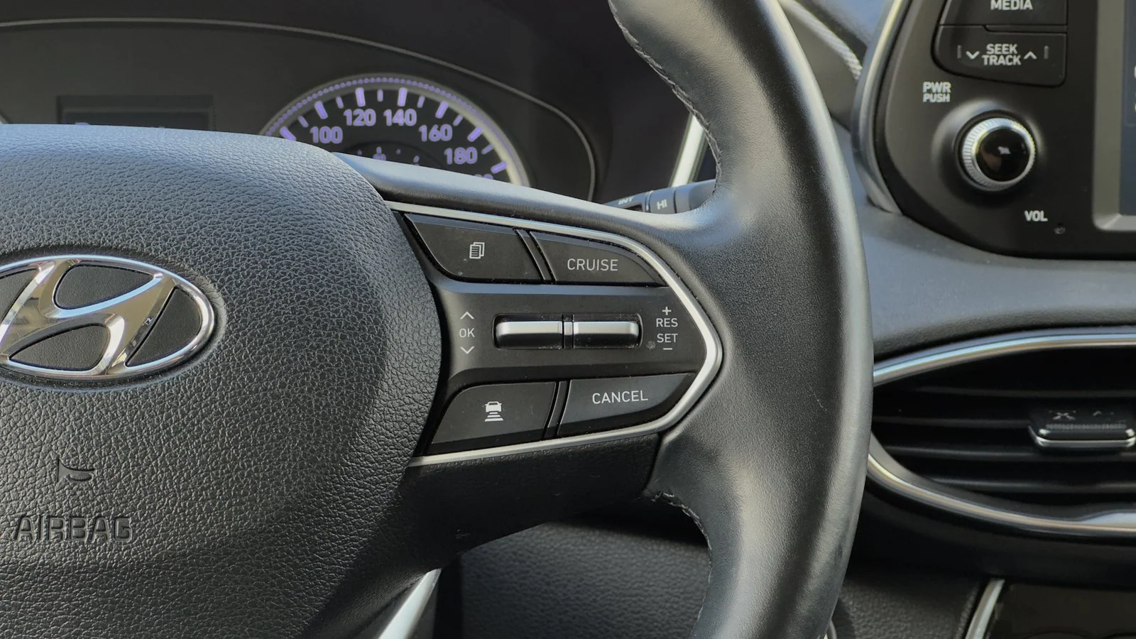 2020 Hyundai Santa Fe Preferred used SUV thumbnail 23