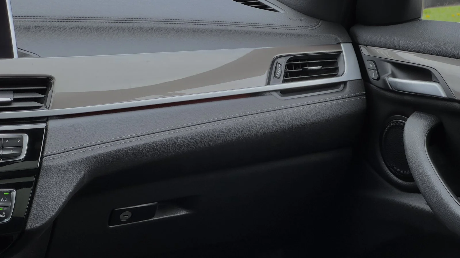 2021 BMW X1 xDrive28i used SUV thumbnail 30