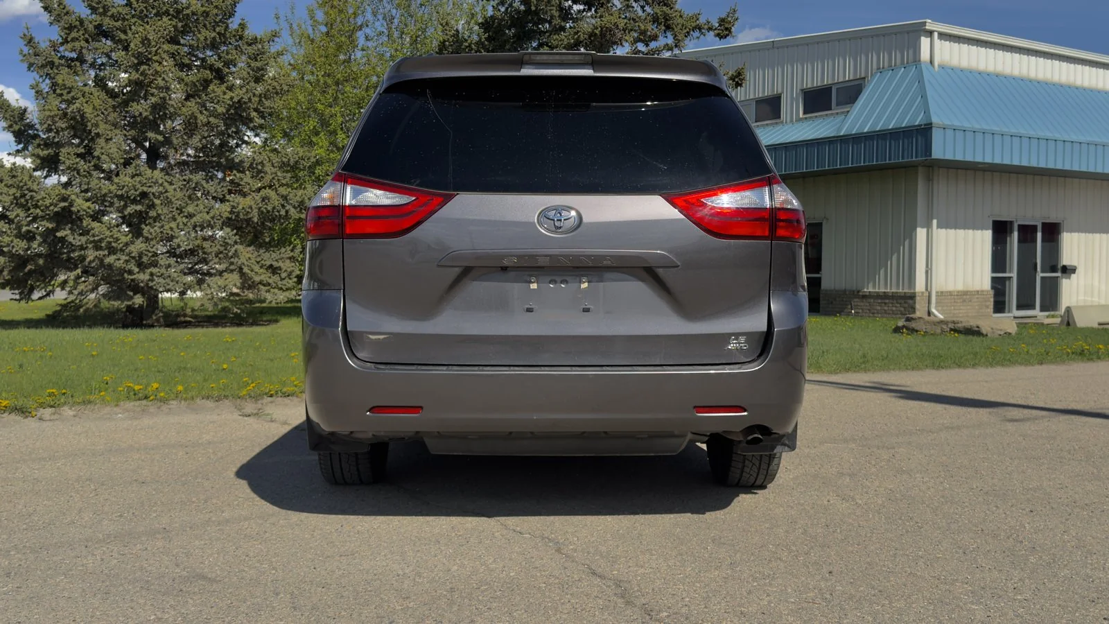 2018 Toyota Sienna LE AWD used Minivan thumbnail 6