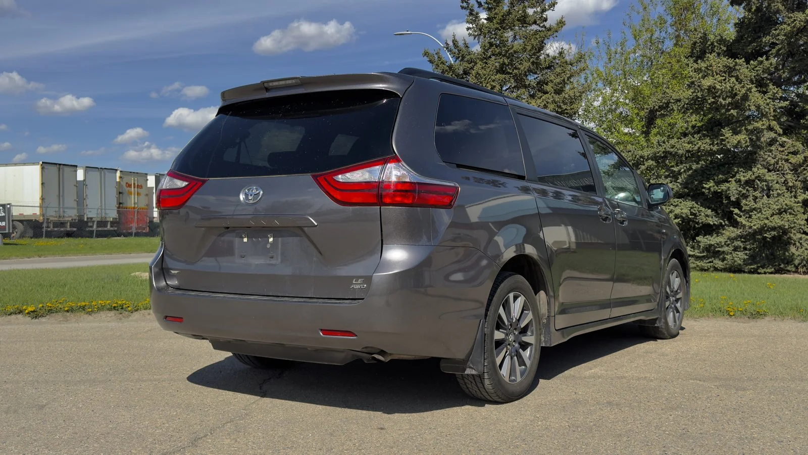 2018 Toyota Sienna LE AWD used Minivan thumbnail 7
