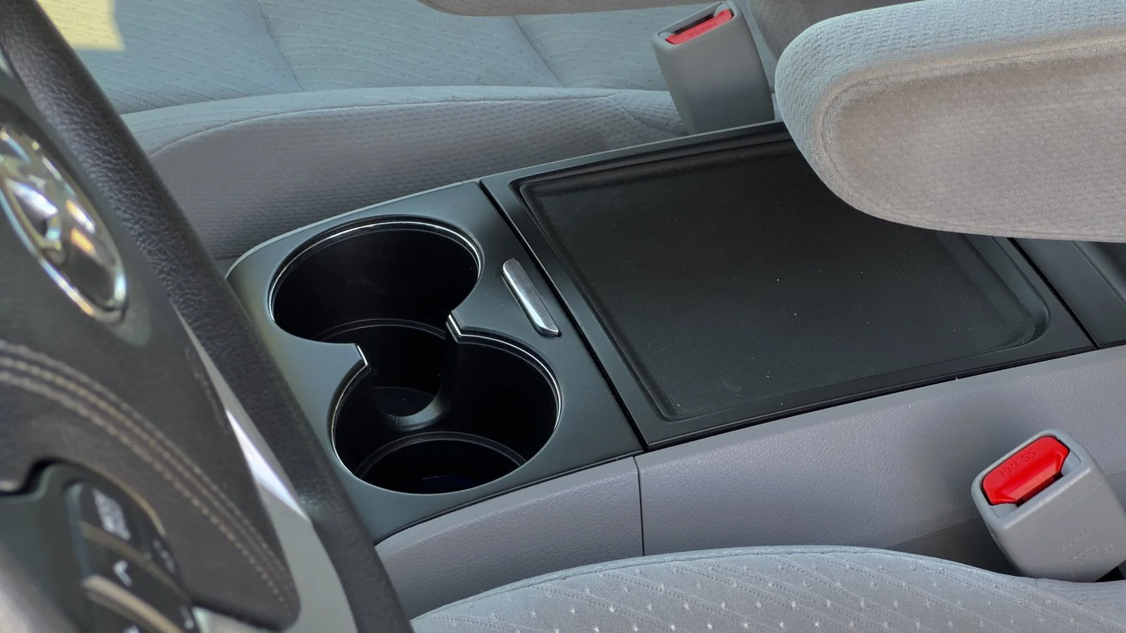 2018 Toyota Sienna LE AWD used Minivan thumbnail 14