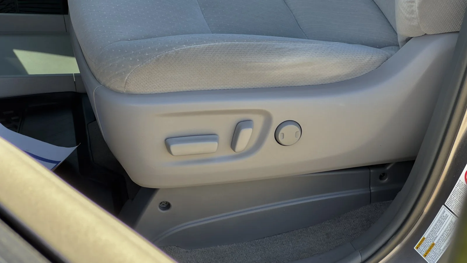 2018 Toyota Sienna LE AWD used Minivan thumbnail 17