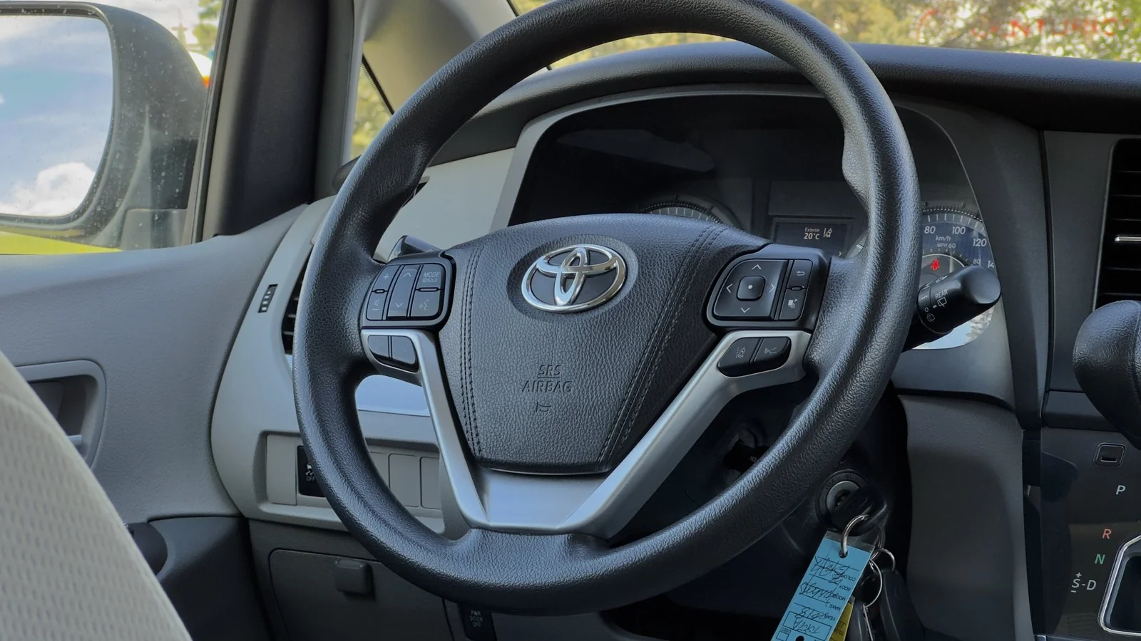 2018 Toyota Sienna LE AWD used Minivan thumbnail 24