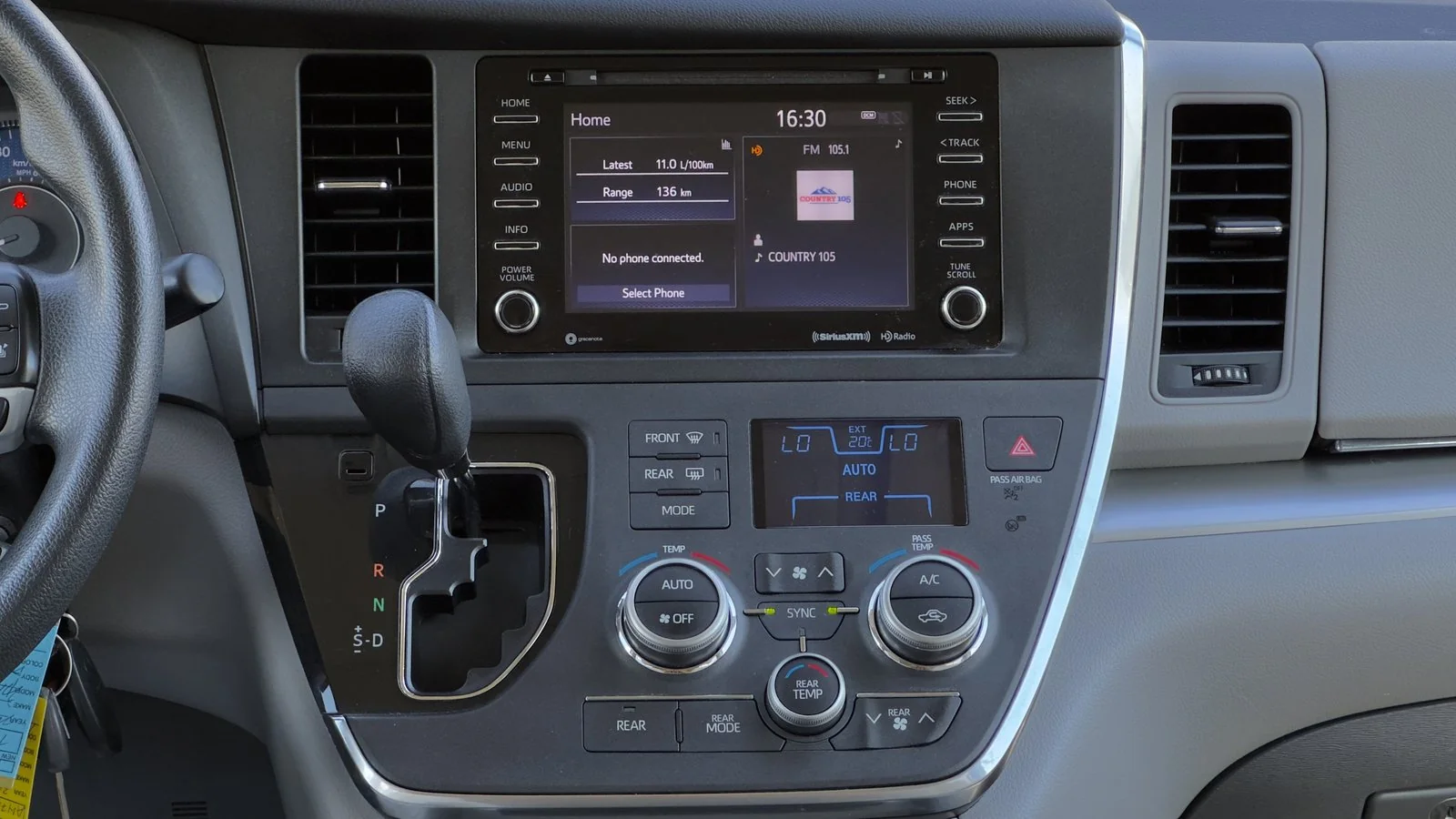 2018 Toyota Sienna LE AWD used Minivan thumbnail 28