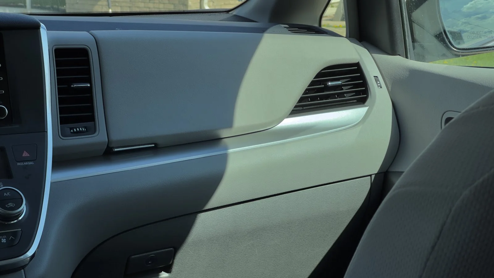 2018 Toyota Sienna LE AWD used Minivan thumbnail 30
