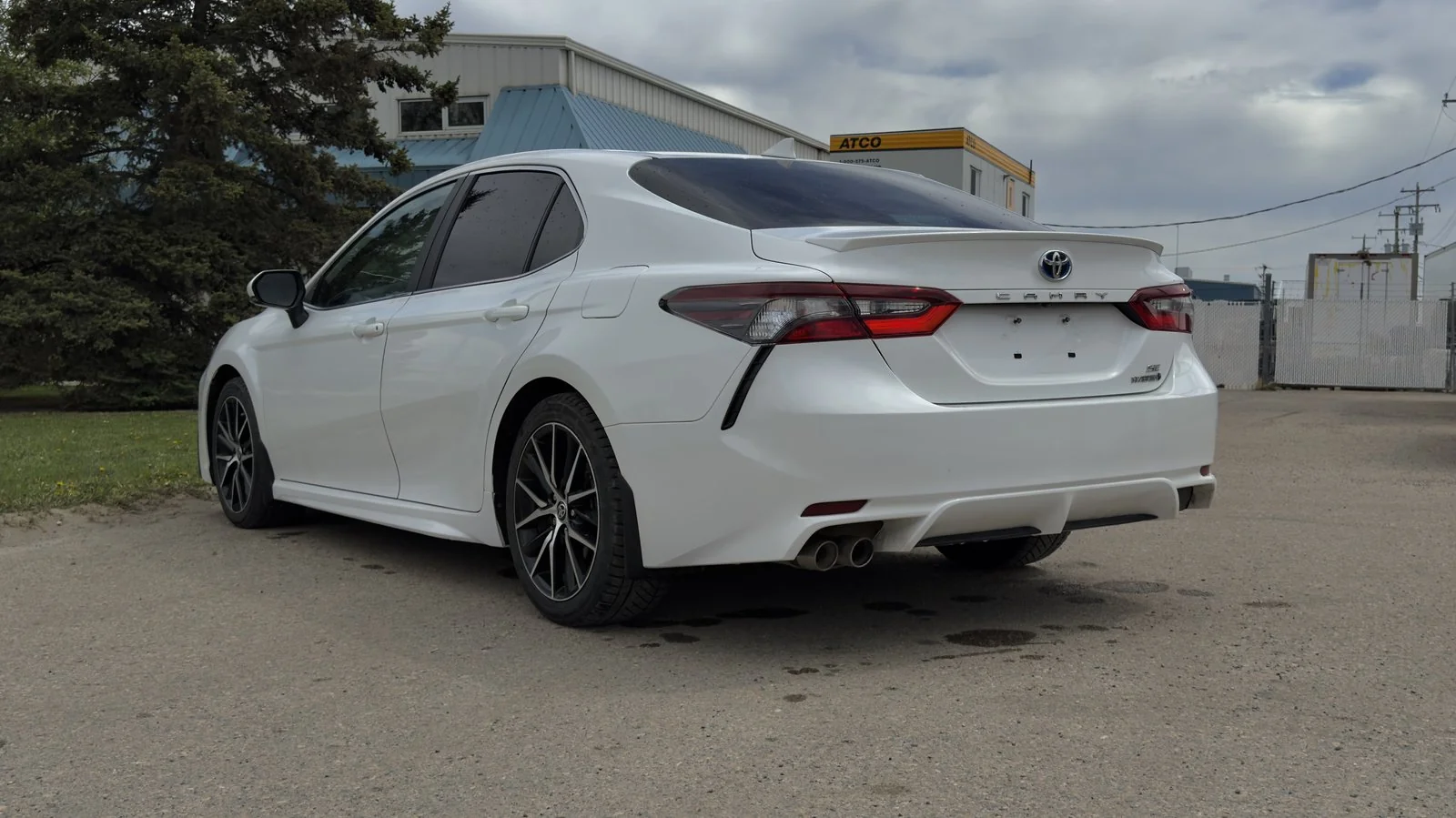 2022 Toyota Camry Hybrid SE used Sedan thumbnail 5