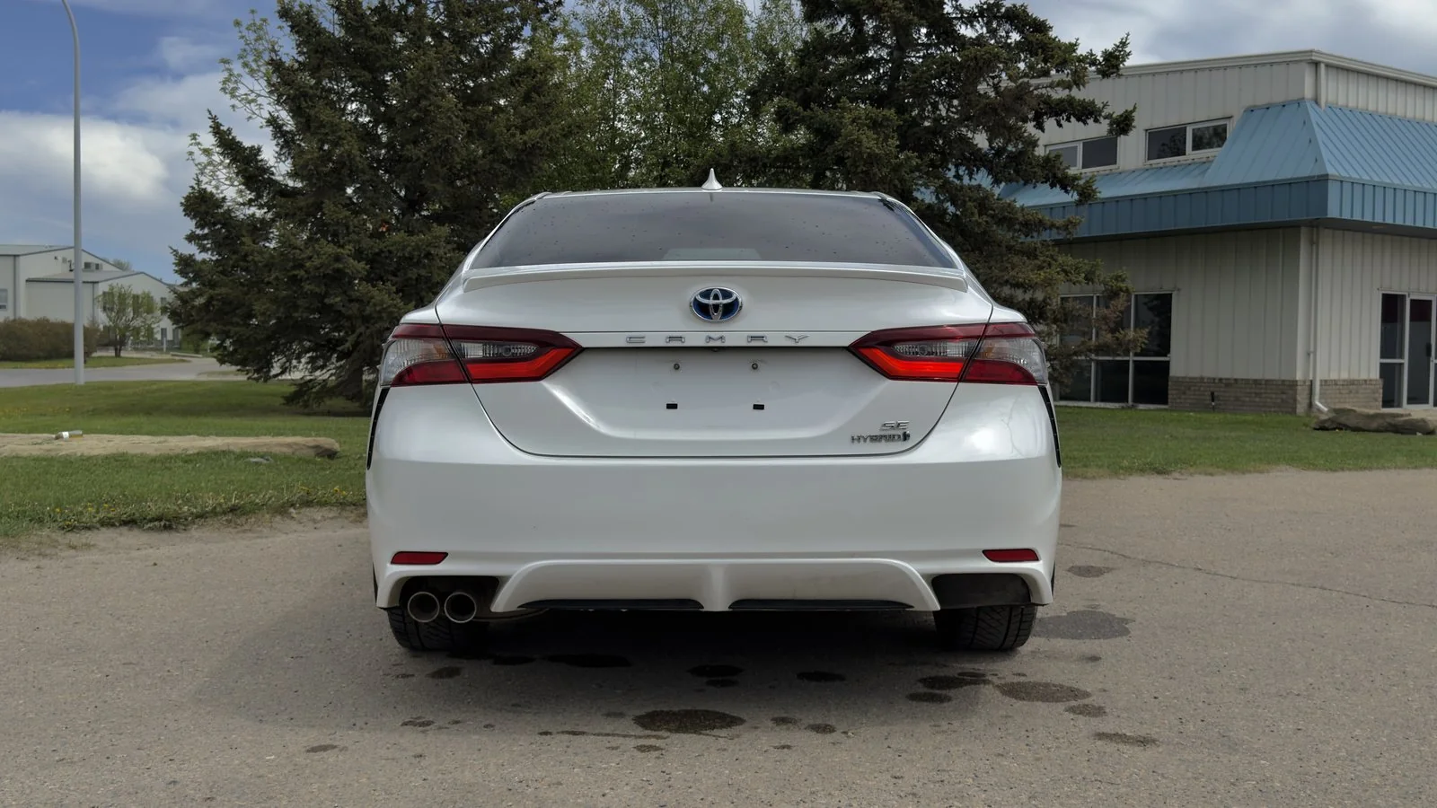 2022 Toyota Camry Hybrid SE used Sedan thumbnail 6