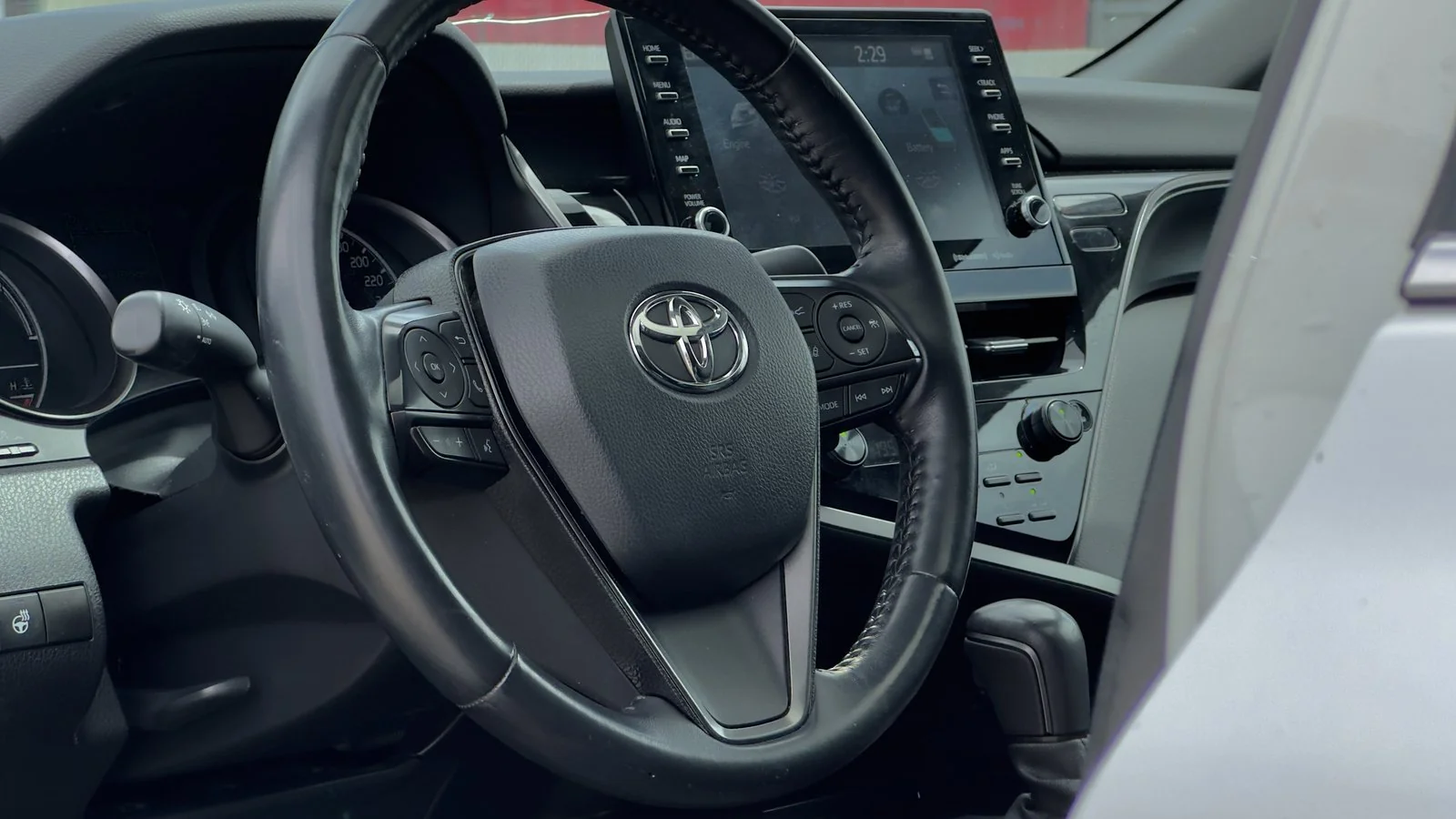2022 Toyota Camry Hybrid SE used Sedan thumbnail 12