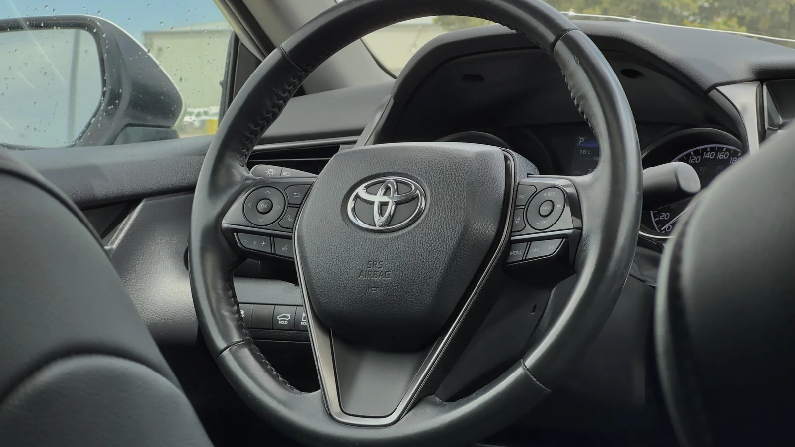2022 Toyota Camry Hybrid SE used Sedan thumbnail 19