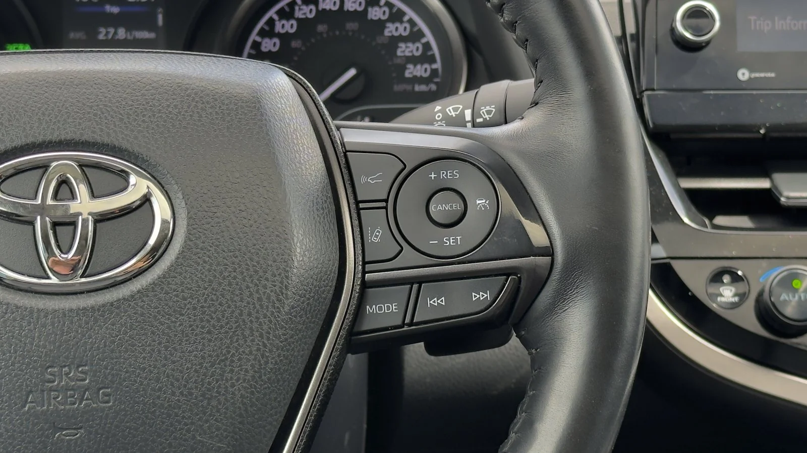 2022 Toyota Camry Hybrid SE used Sedan thumbnail 21