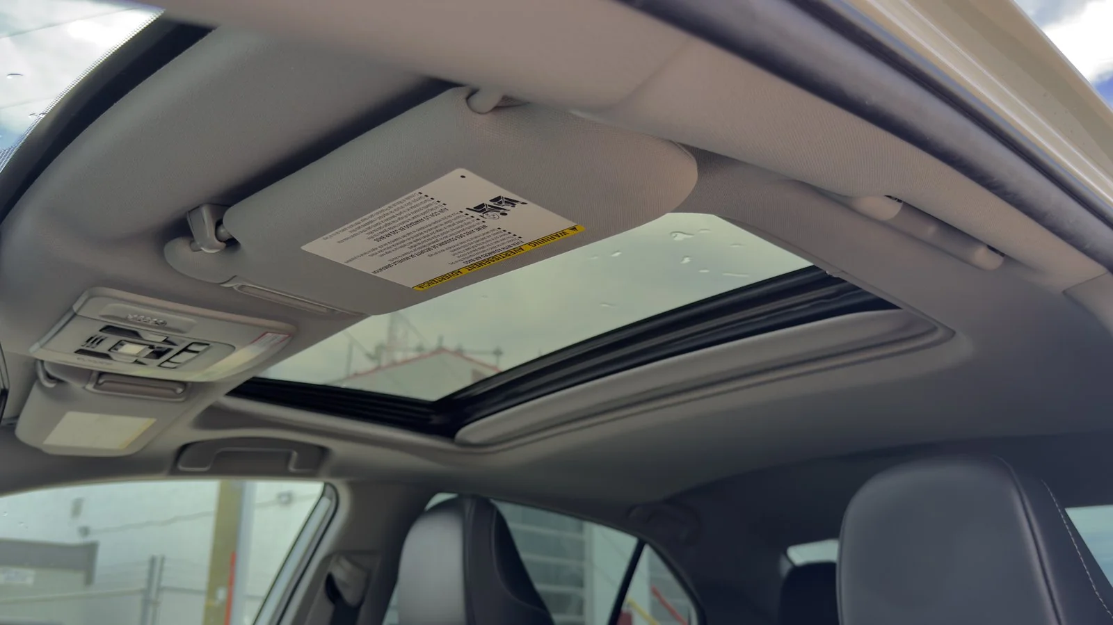 2022 Toyota Camry Hybrid SE used Sedan thumbnail 28