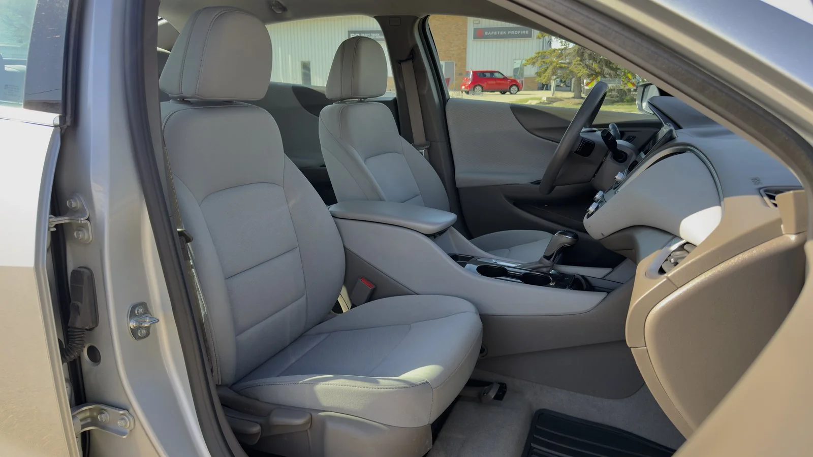 2020 Chevrolet Malibu LS used Sedan thumbnail 18
