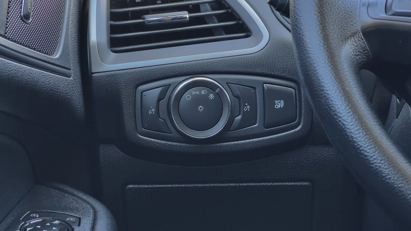 2020 Ford Edge SE used SUV thumbnail 28