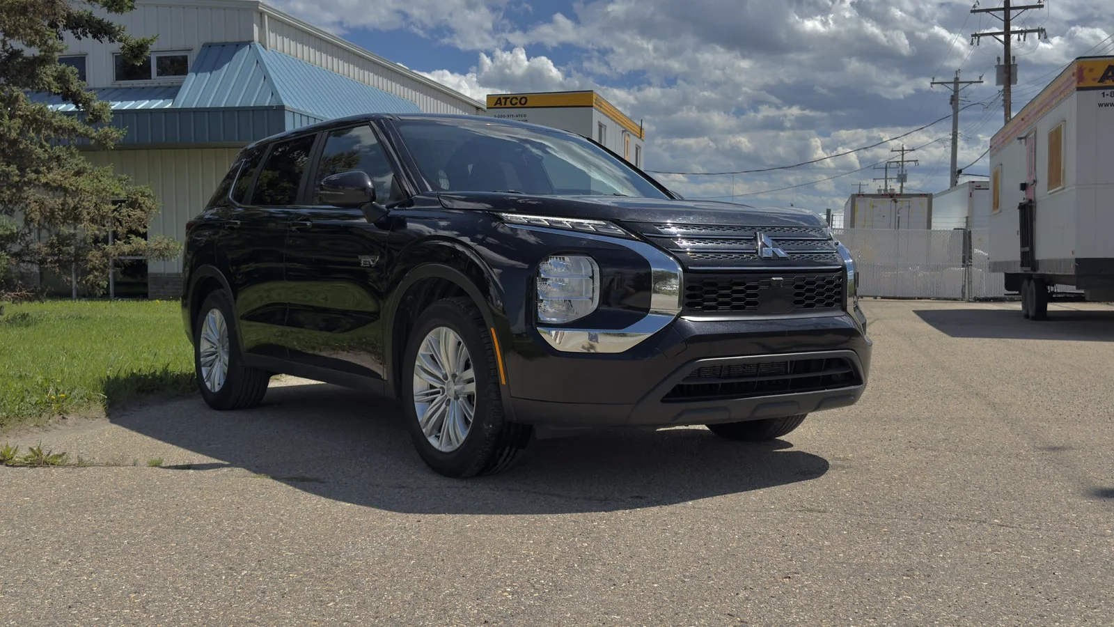 2023 Mitsubishi Outlander PHEV ES used SUV thumbnail 3