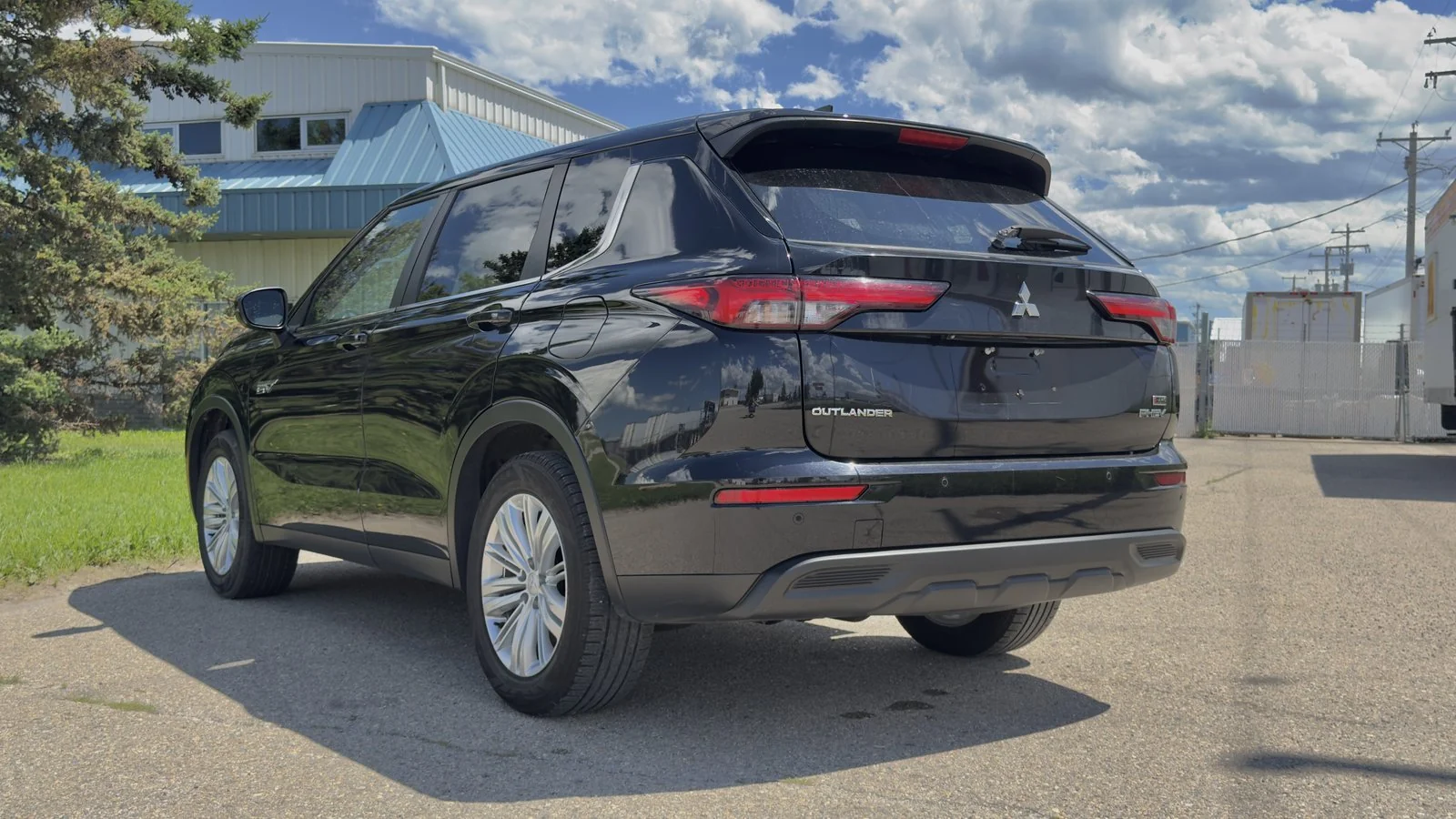 2023 Mitsubishi Outlander PHEV ES used SUV thumbnail 5