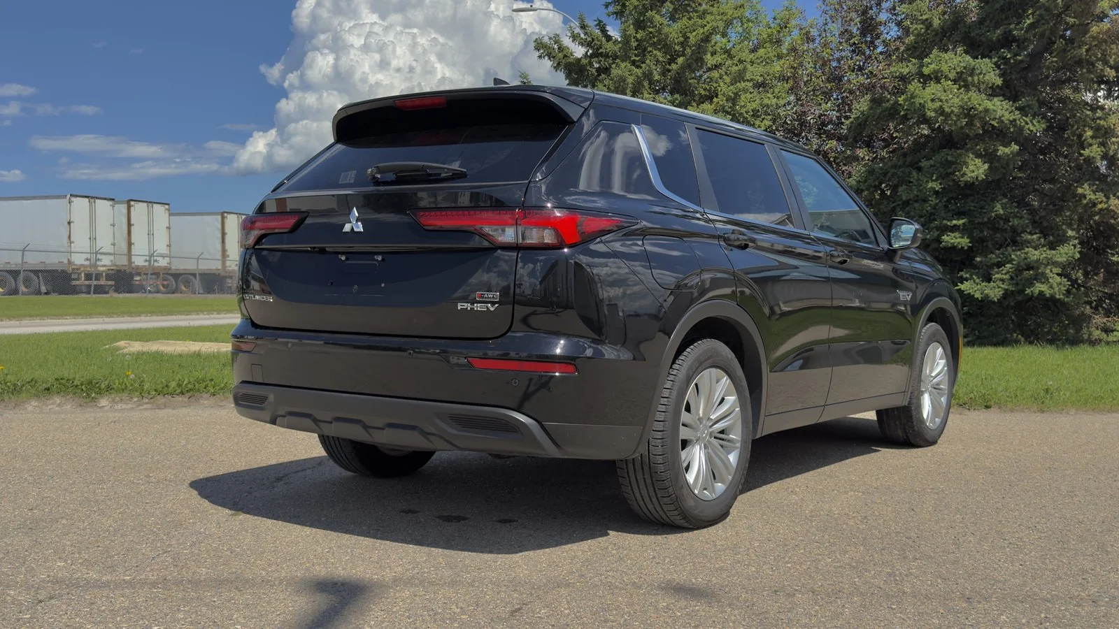 2023 Mitsubishi Outlander PHEV ES used SUV thumbnail 7