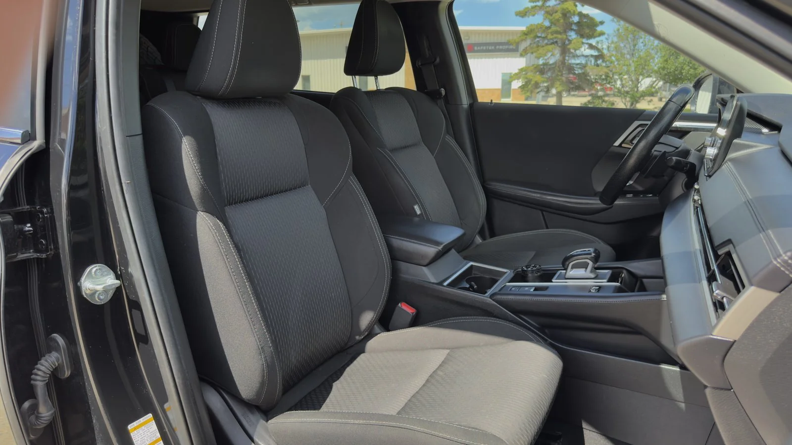 2023 Mitsubishi Outlander PHEV ES used SUV thumbnail 17