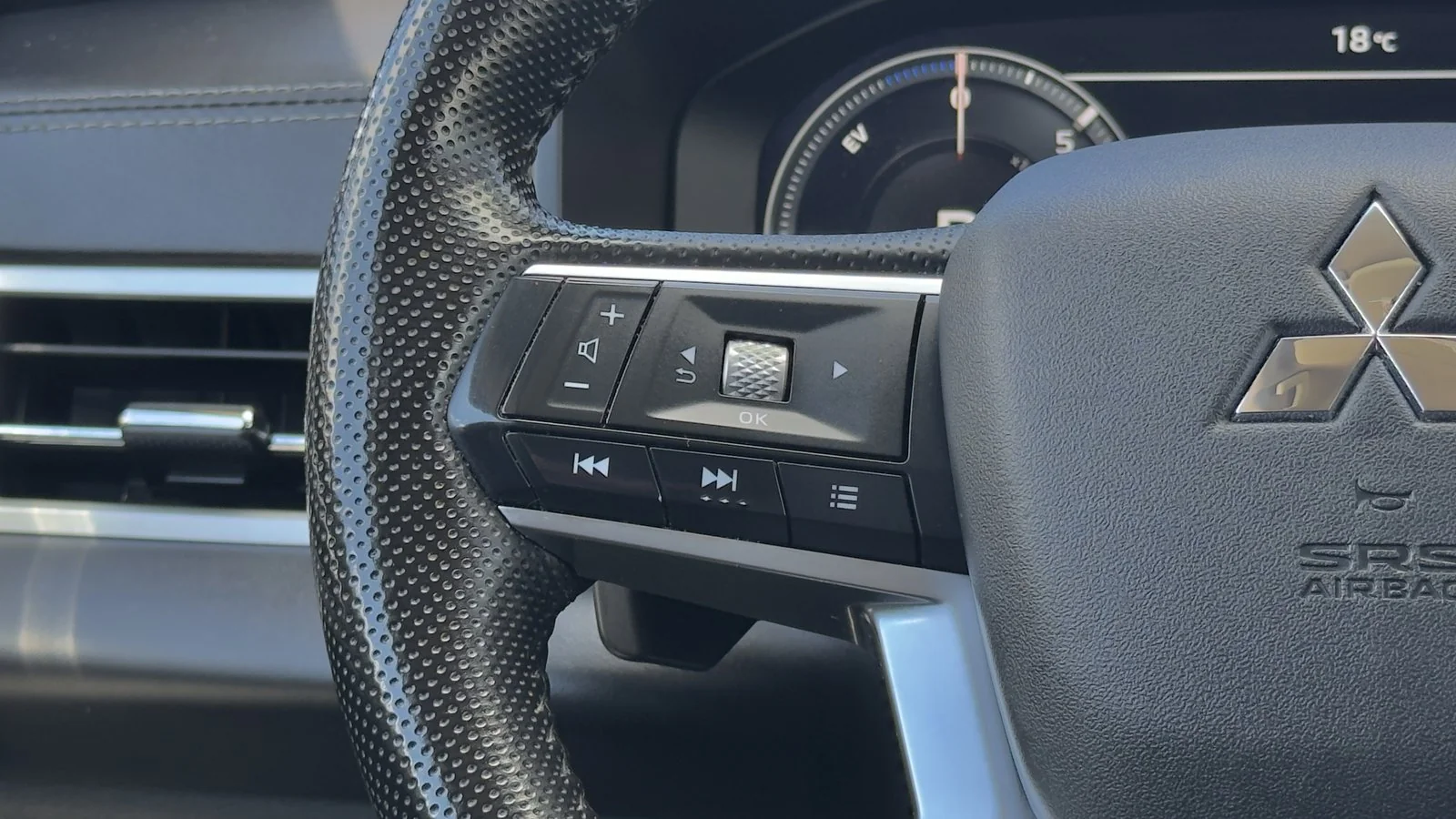 2023 Mitsubishi Outlander PHEV ES used SUV thumbnail 19