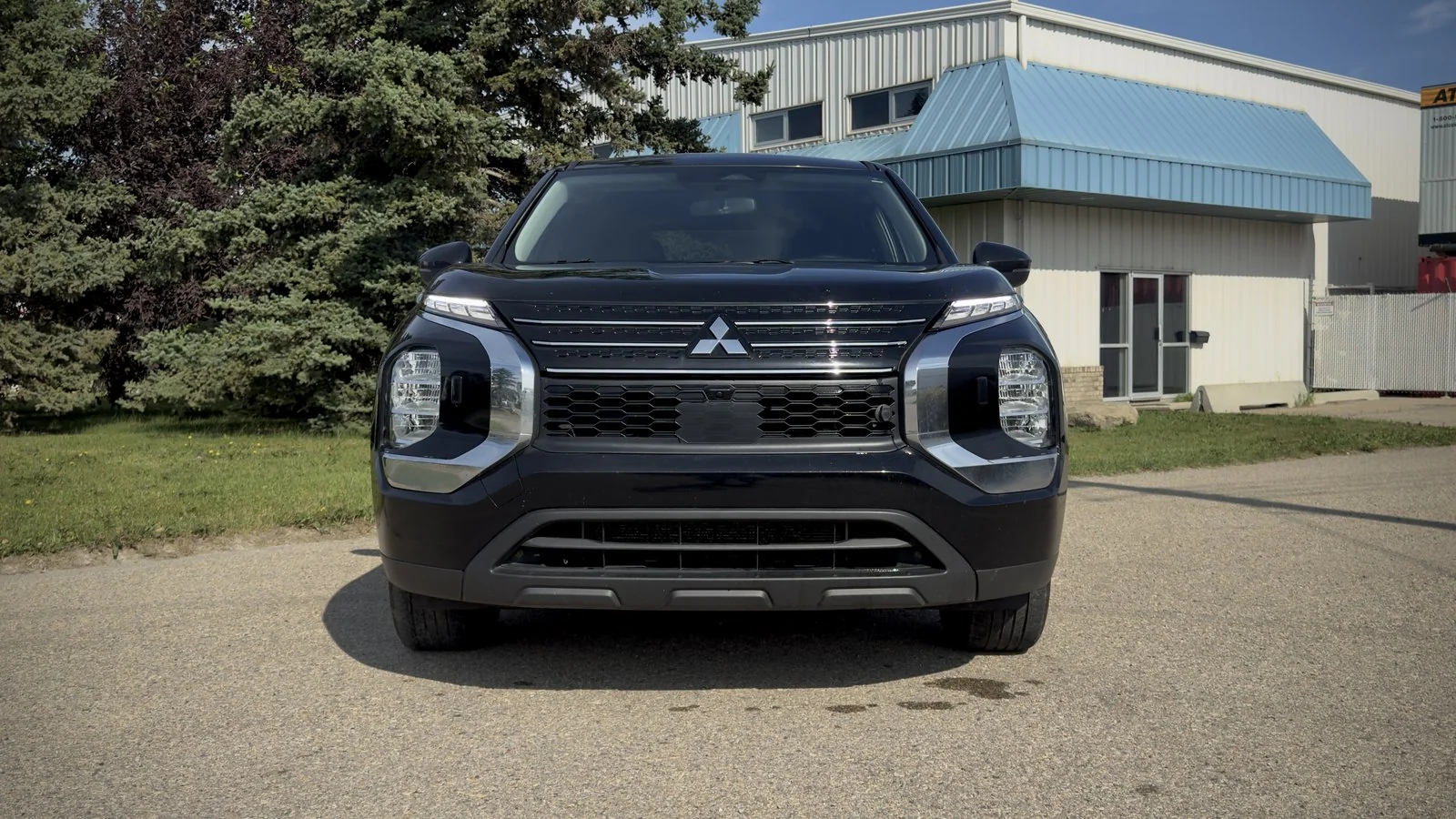 2023 Mitsubishi Outlander ES-PHEV used SUV thumbnail 2