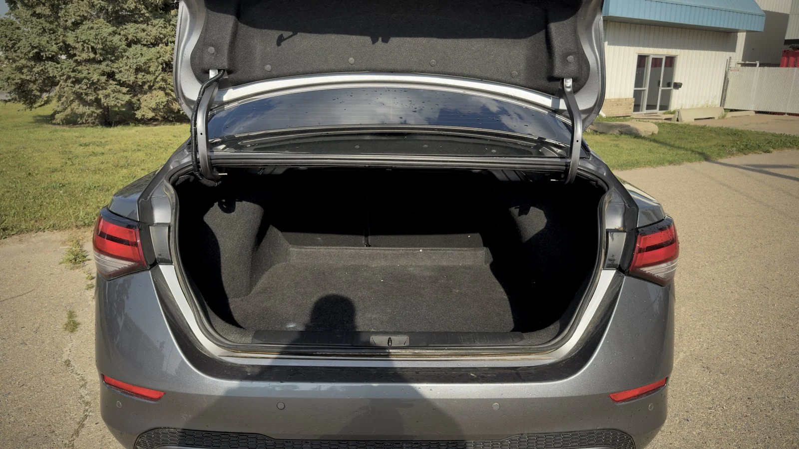 2024 Nissan Sentra SV used Sedan thumbnail 17