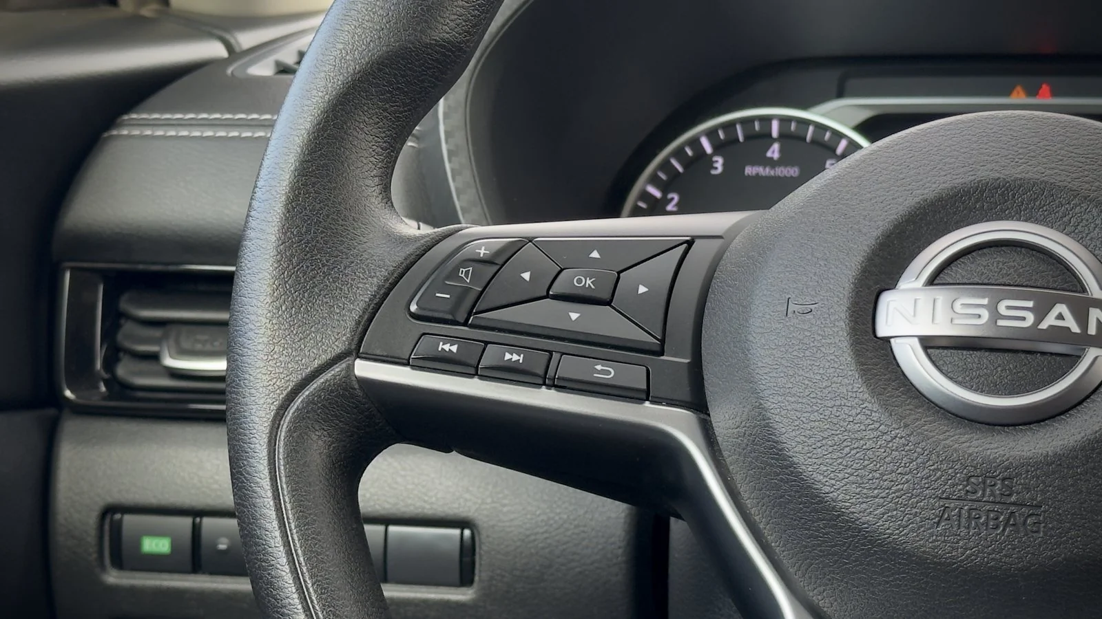 2024 Nissan Sentra SV used Sedan thumbnail 21