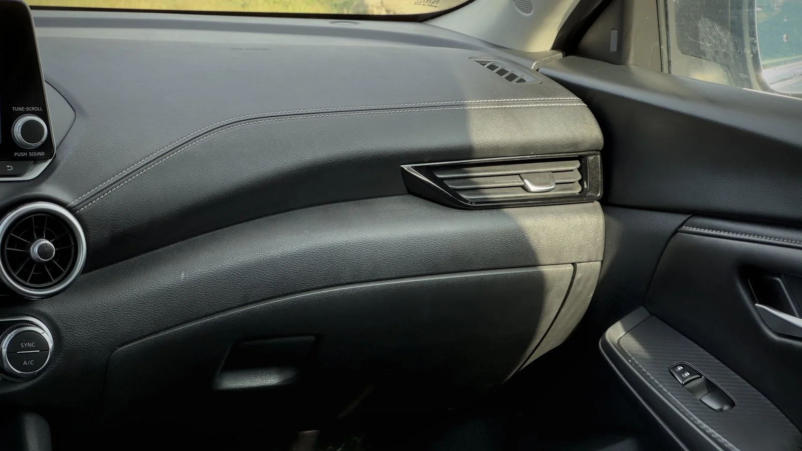 2024 Nissan Sentra SV used Sedan thumbnail 27