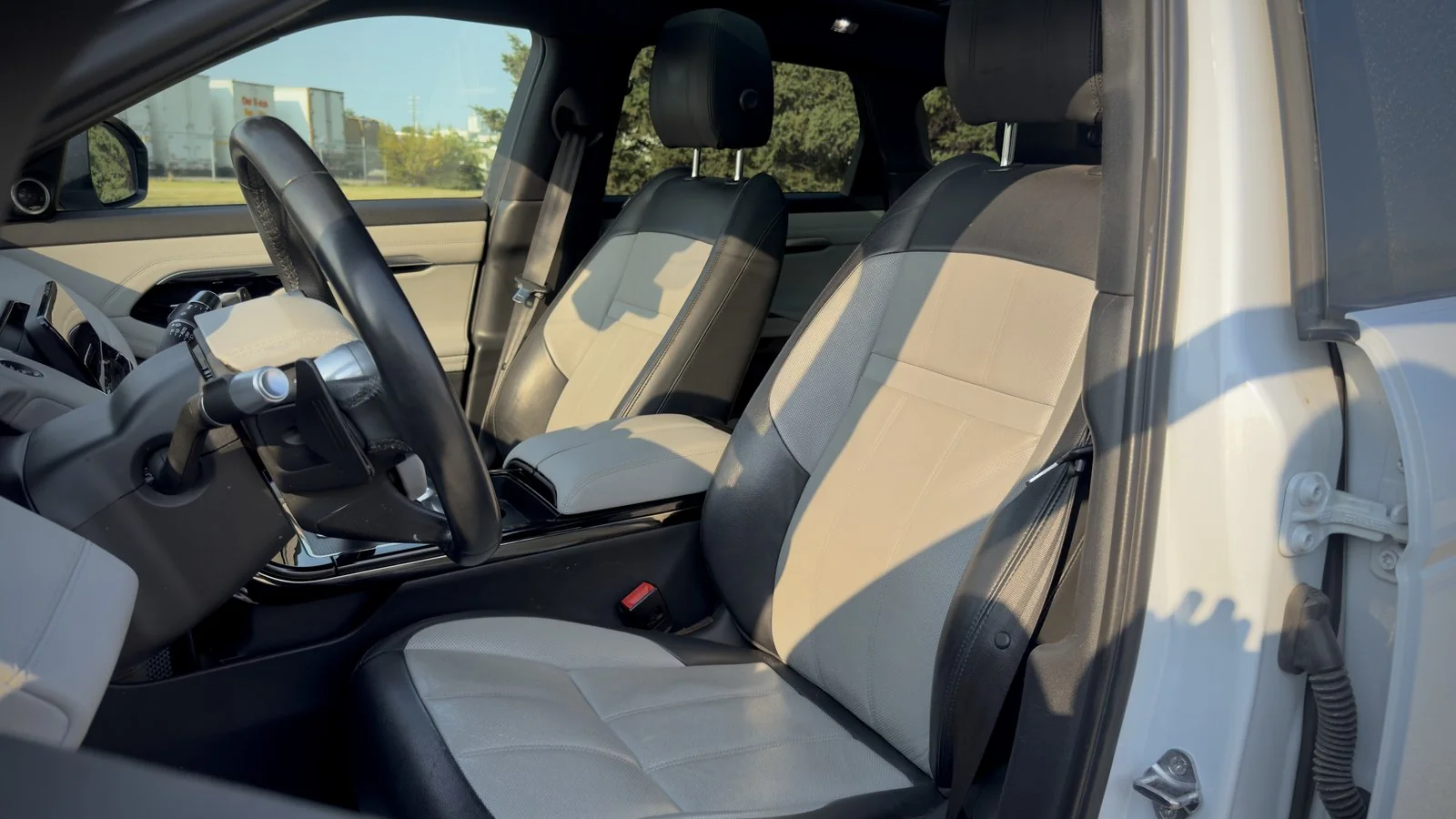 2020 Land Rover Range Rover Evoque P250 First Edition used SUV thumbnail 4